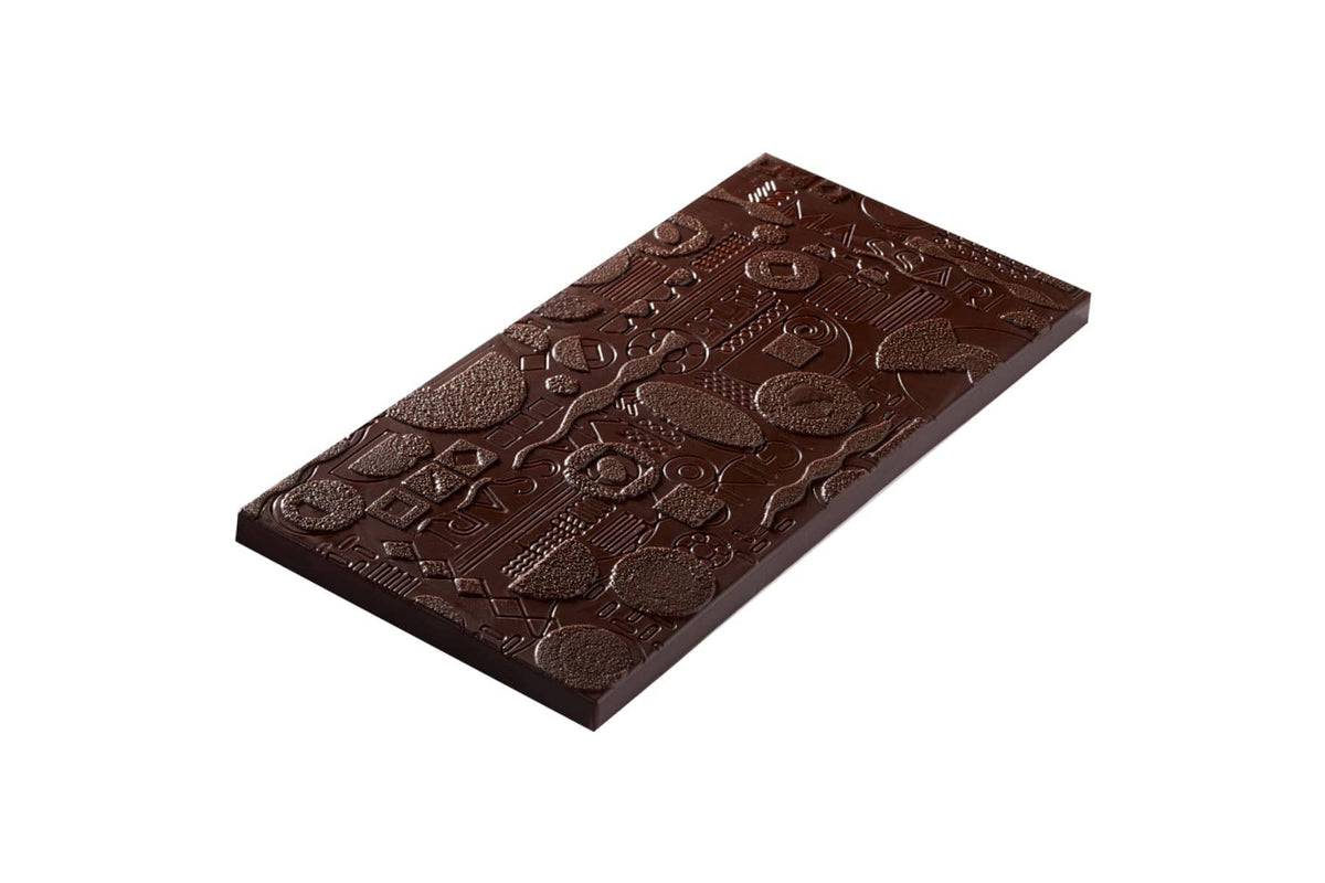 Tavoletta di Cioccolato Fondente 70% di Iginio Massari Alta Pasticceria: cioccolato puro e intenso con note amare e acidule, dal gusto elegante.