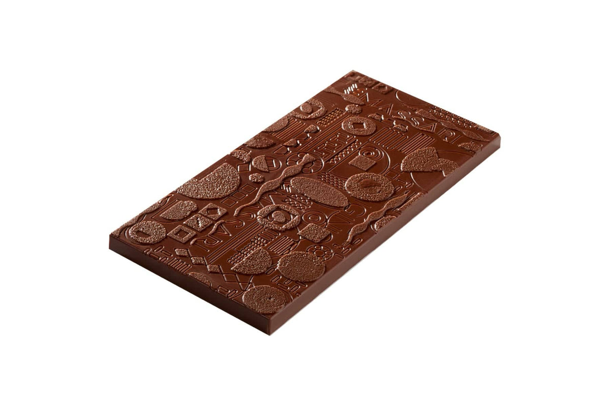 Tavoletta di Cioccolato al Latte 38% di Iginio Massari Alta Pasticceria: cioccolato al latte cremoso e raffinato con aroma intenso di cacao e latte.